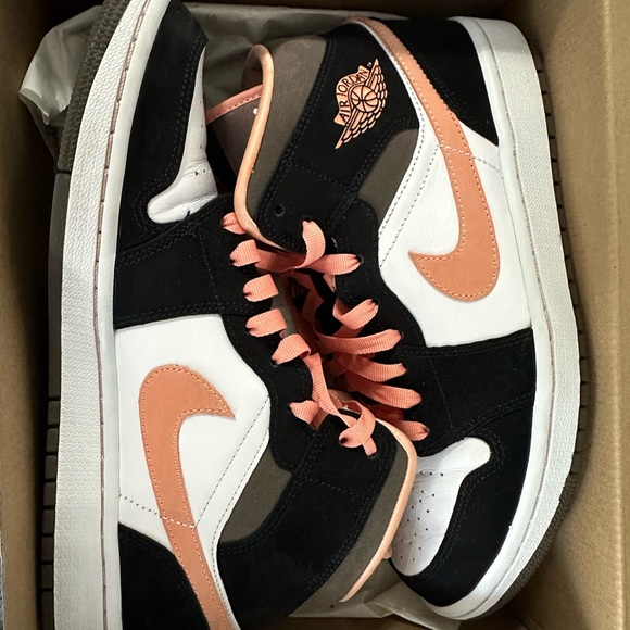 jordan 1 peach mid